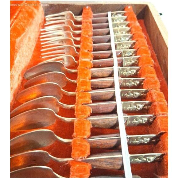 VINTAGE JAMES STAR OF THAILAND FLATWARE BOXED SET - Picture 3 of 7